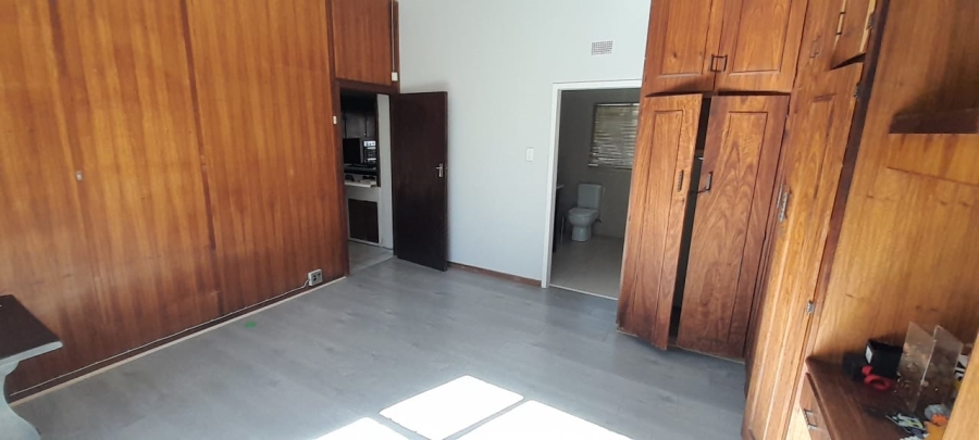 To Let 4 Bedroom Property for Rent in Flamwood North West